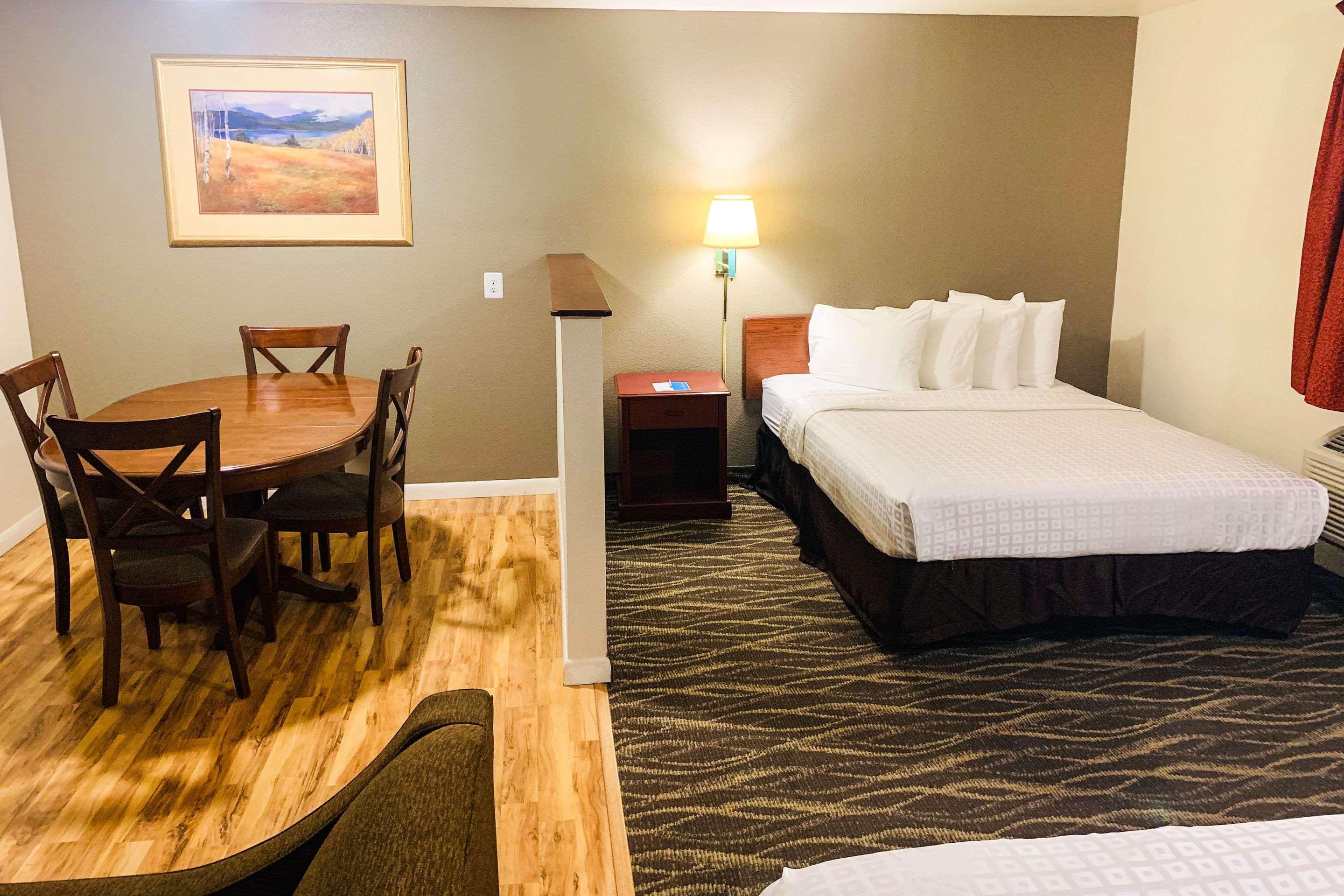 Rodeway Inn & Suites Шеридан Экстерьер фото